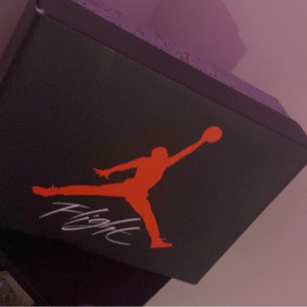 Brand New! never worn, box is in good condition! - Picture 3 of 3